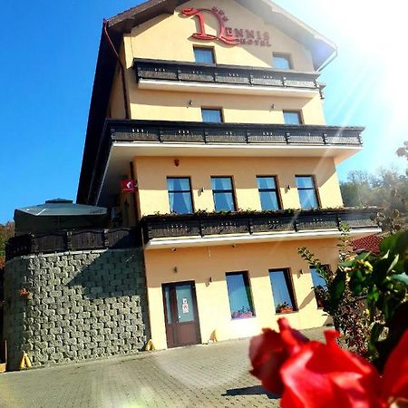 Hotel Dennis Mediaş Εξωτερικό φωτογραφία