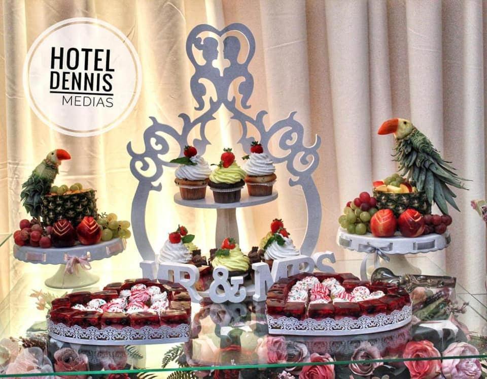 Hotel Dennis Mediaş Εξωτερικό φωτογραφία